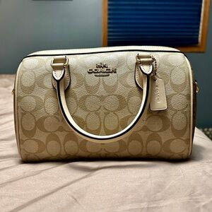 Coach Medium Rowan Natural Color
